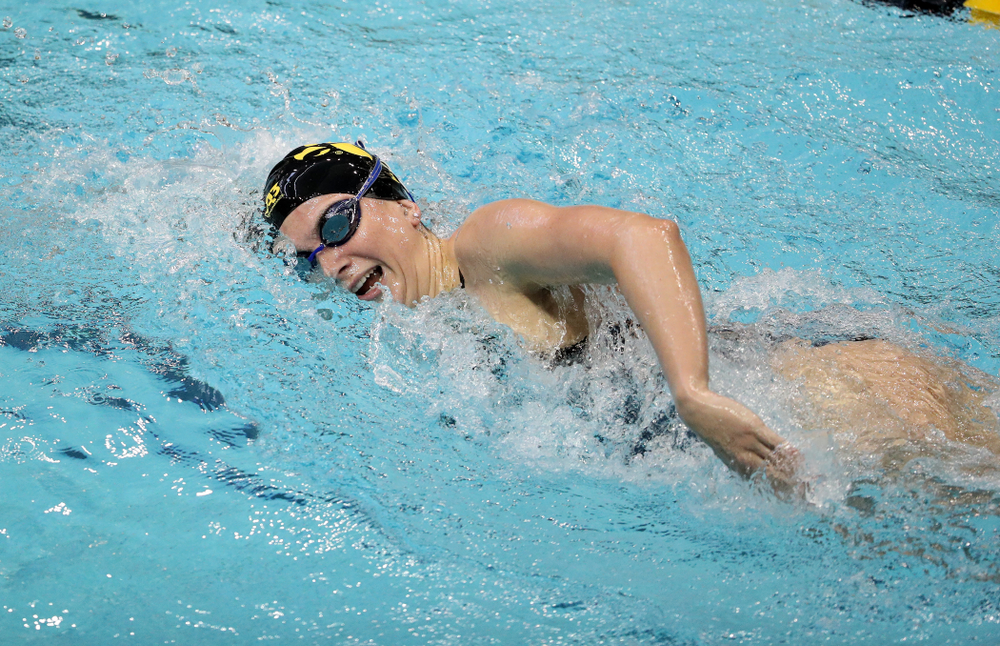 IowaÕs Anna Brooker competes in the 1000-yard freestyle against Notre Dame and Illinois Saturday, January 11, 2020 at the Campus Recreation and Wellness Center. (Brian Ray/hawkeyesports.com)