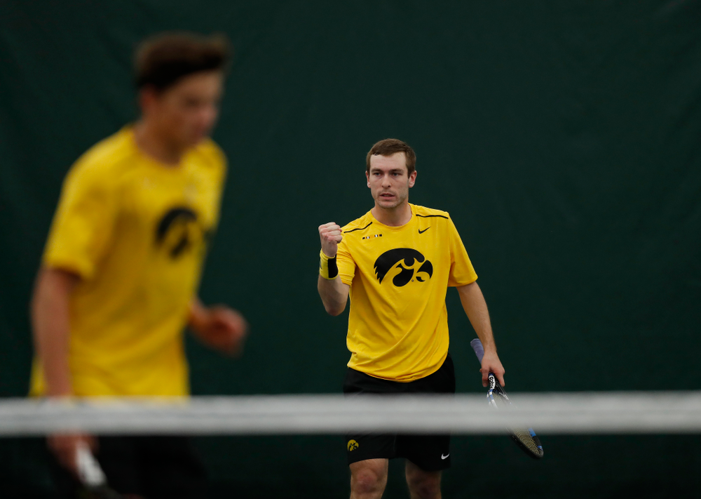 Joe Tyler and Jake Jacoby play a doubles match against the Illinois Fighting Illini Saturday, March 31, 2018 at Hawkeye Tennis and Recreation Center. (Brian Ray/hawkeyesports.com)