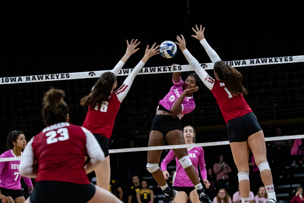 Iowa Hawkeyes middle blocker Amiya Jones (9) against the Wisconsin Badgers Saturday, October 6, 2018 at Carver-Hawkeye Arena. (Clem Messerli/Iowa Sports Pictures)