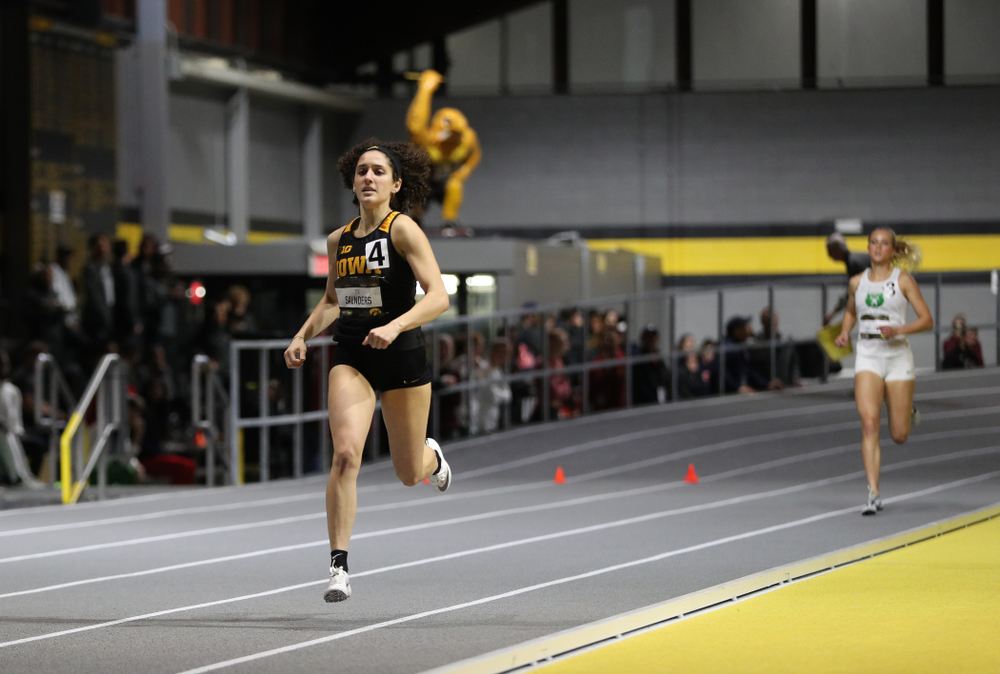 Iowa's Tia Saunders runs the 600 meter premier during the 2019 Larry Wieczorek Invitational Friday, January 18, 2019 at the Hawkeye Tennis and Recreation Center. (Brian Ray/hawkeyesports.com)