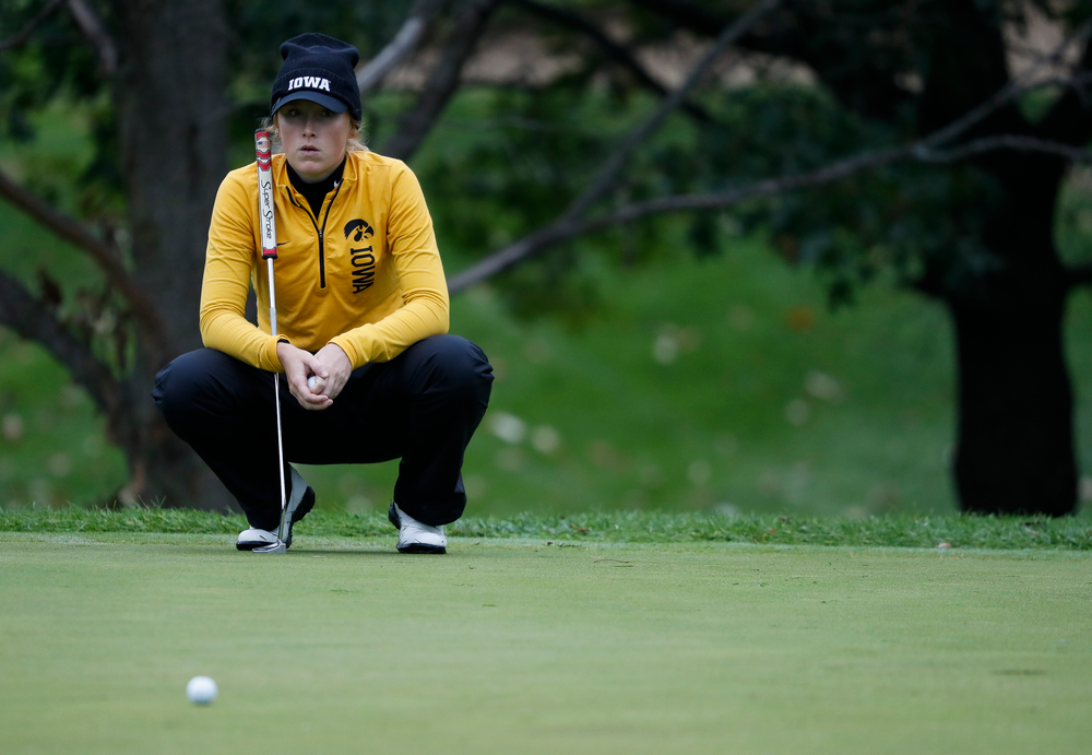 Iowa's Kristin Glesne watch another player's putt during the Diane Thomason Invitational at Finkbine Golf Course on September 29, 2018. (Tork Mason/hawkeyesports.com)
