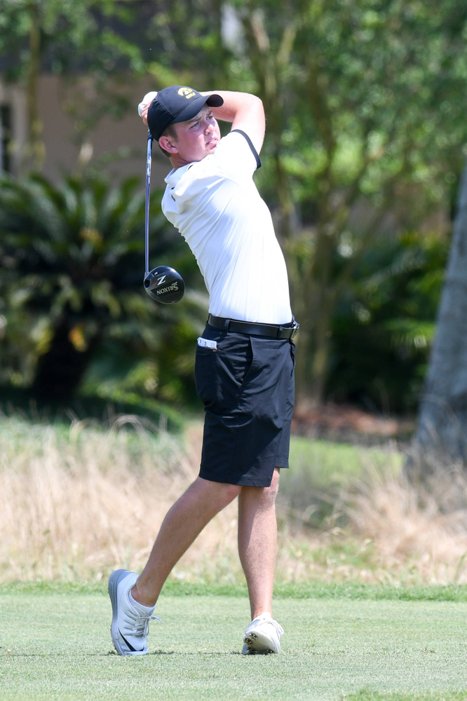 Sophomore Matthew Walker competes in the first round of the NCAA Men's Golf Regional. (Photo:SE Sports Media/Sideline Sports).