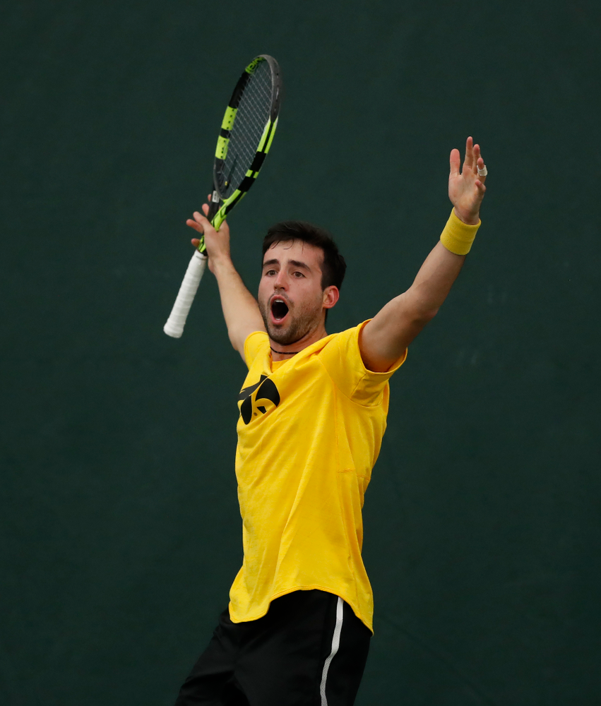 Josh Silverstein against the Illinois Fighting Illini Saturday, March 31, 2018 at Hawkeye Tennis and Recreation Center. (Brian Ray/hawkeyesports.com)