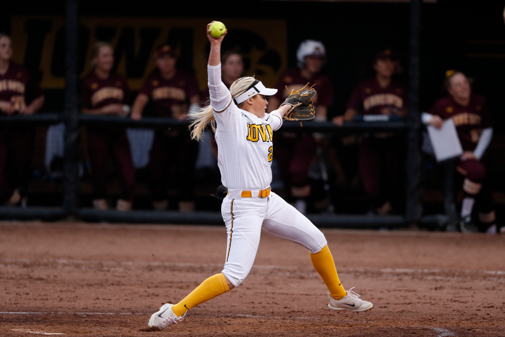 Iowa Hawkeyes starting pitcher/relief pitcher Kenzie Ihle (22) against the Minnesota Golden Gophers Thursday, April 12, 2018 at Bob Pearl Field. (Brian Ray/hawkeyesports.com)
