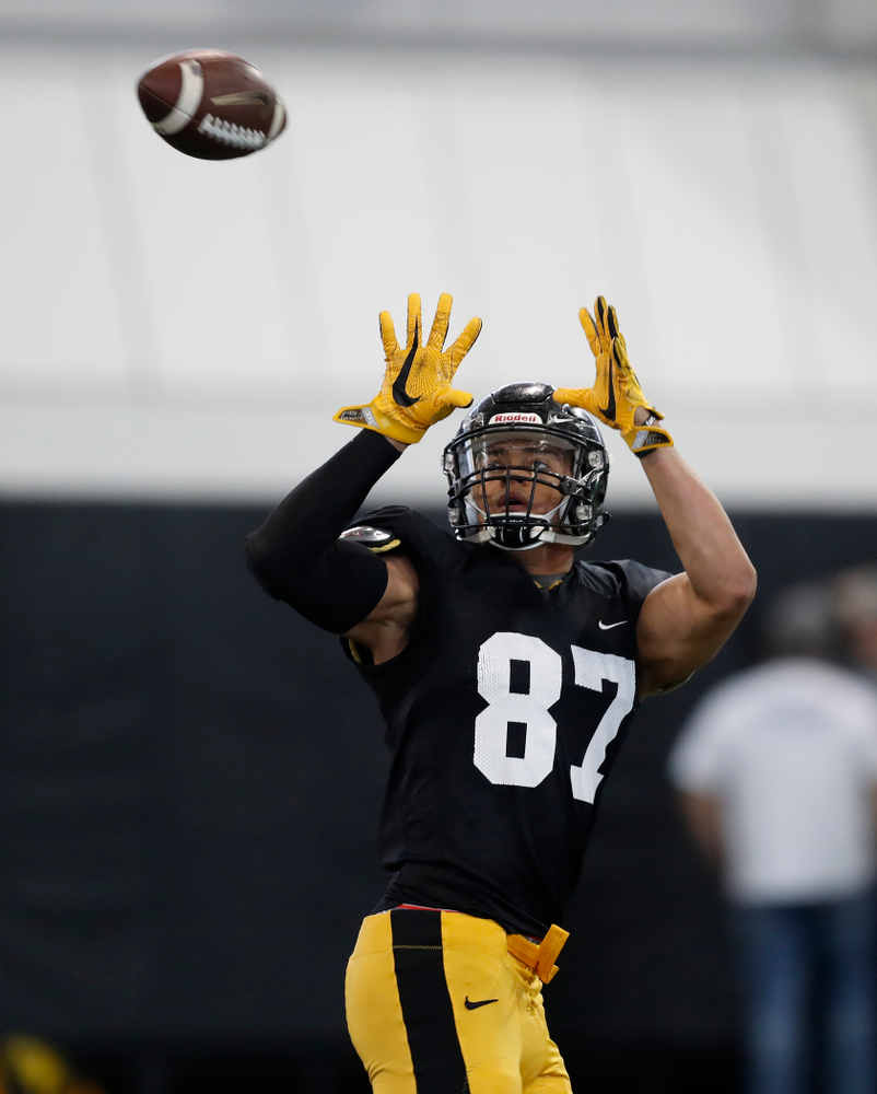 Iowa Hawkeyes tight end Noah Fant (87) during spring practice Saturday, March 31, 2018 at the Hansen Football Performance Center. (Brian Ray/hawkeyesports.com)