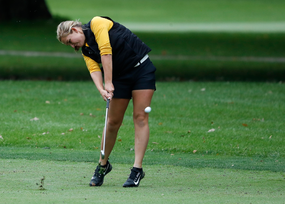 Iowa's Stephanie Herzog hits an approach shot during the Diane Thomason Invitational at Finkbine Golf Course on September 29, 2018. (Tork Mason/hawkeyesports.com)