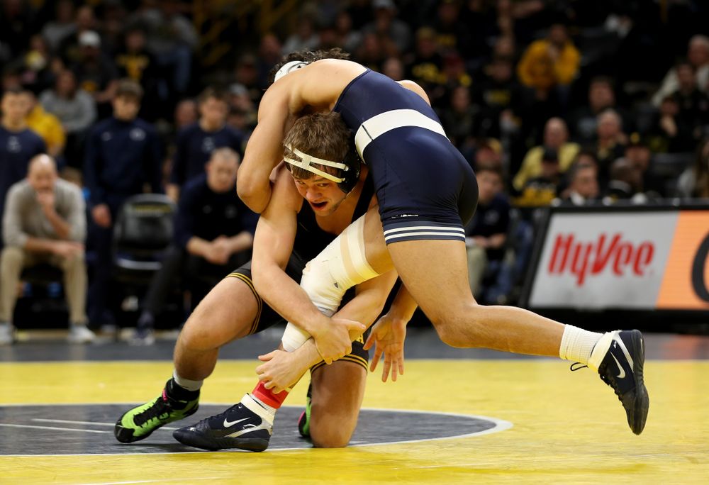 Iowa’s Jacob Warner wrestles Penn State’s Shakur Rasheed at 197 pounds Friday, January 31, 2020 at Carver-Hawkeye Arena. Warner won the match 4-2. (Brian Ray/hawkeyesports.com)