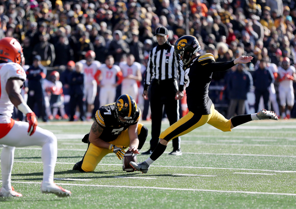 Iowa Hawkeyes place kicker Keith Duncan (3) and punter Colten Rastetter (7) against the Illinois Fighting Illini Saturday, November 23, 2019 at Kinnick Stadium. (Brian Ray/hawkeyesports.com)