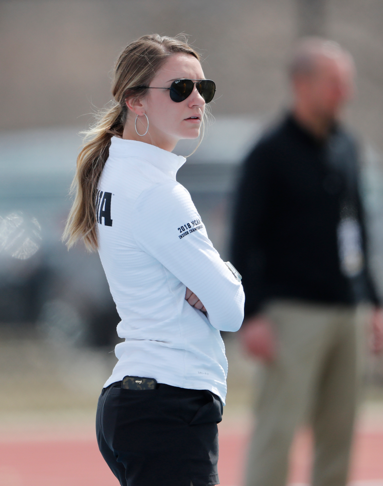 Iowa Hawkeyes assistant coach Paige Knodle during the 2018 MUSCO Twilight Invitational Thursday, April 12, 2018 at the Cretzmeyer Track. (Brian Ray/hawkeyesports.com)