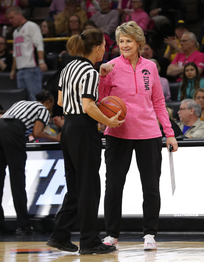 Iowa Hawkeyes head coach Lisa Bluder against the seventh ranked Maryland Terrapins Sunday, February 17, 2019 at Carver-Hawkeye Arena. (Brian Ray/hawkeyesports.com)