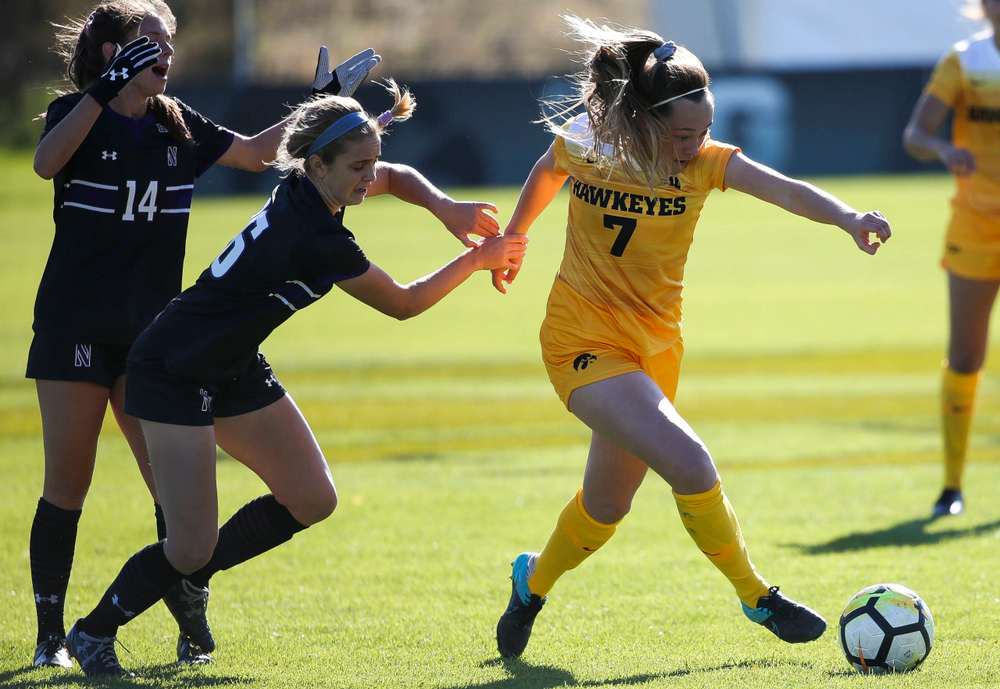 Iowa Hawkeyes forward Skylar Alward (7) dribbles the ball during a game against Northwestern at the Iowa Soccer Complex on October 21, 2018. (Tork Mason/hawkeyesports.com)