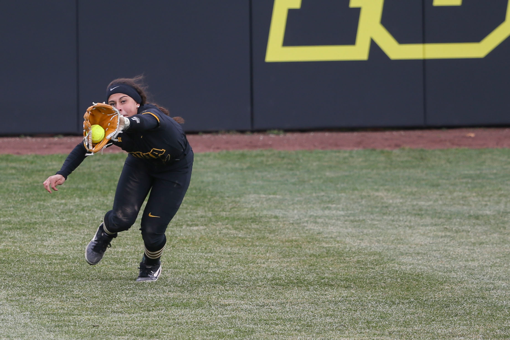 Iowa outfielder Lea Thompson (7) at game 2 vs Northwestern on Saturday, March 30, 2019 at Bob Pearl Field. (Lily Smith/hawkeyesports.com)