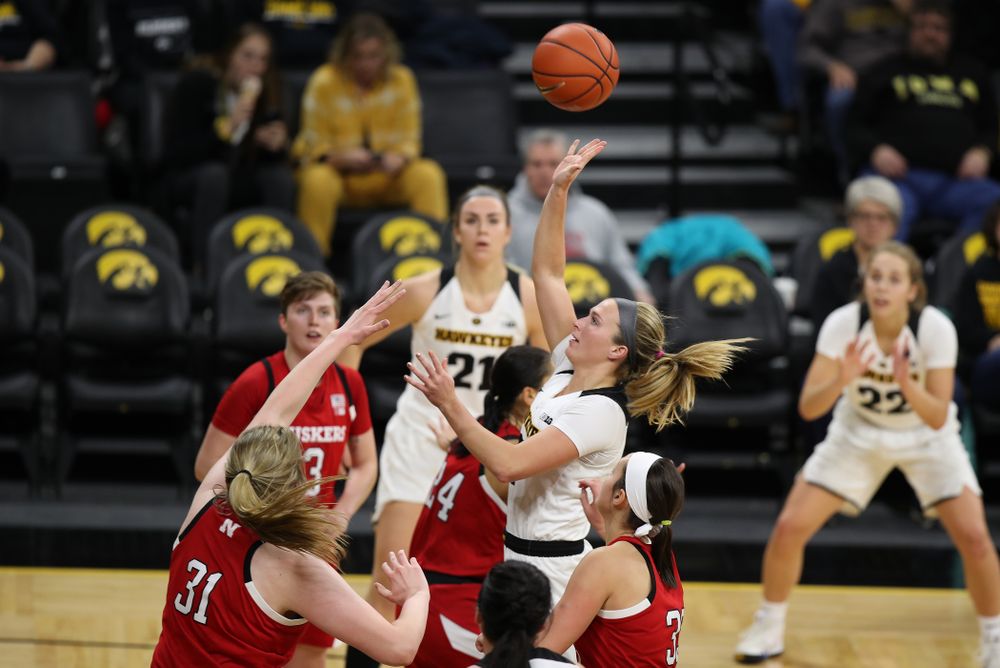 Iowa Hawkeyes guard Makenzie Meyer (3) against the Nebraska Cornhuskers Thursday, January 3, 2019 at Carver-Hawkeye Arena. (Brian Ray/hawkeyesports.com)