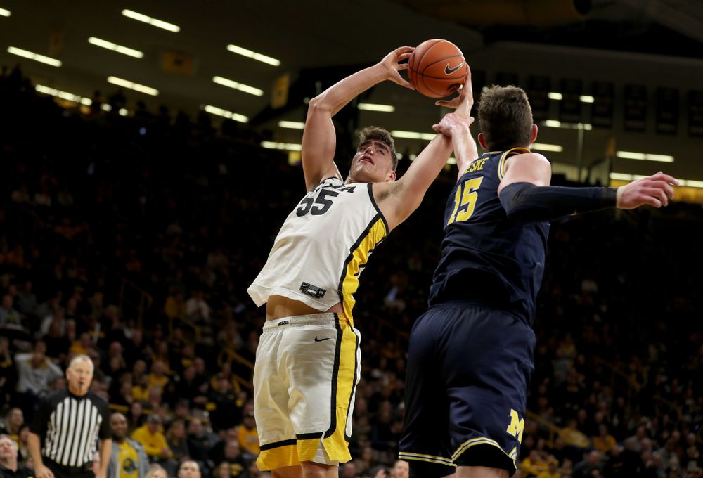 Iowa Hawkeyes forward Luka Garza (55) against the Michigan Wolverines Friday, January 17, 2020 at Carver-Hawkeye Arena. (Brian Ray/hawkeyesports.com)