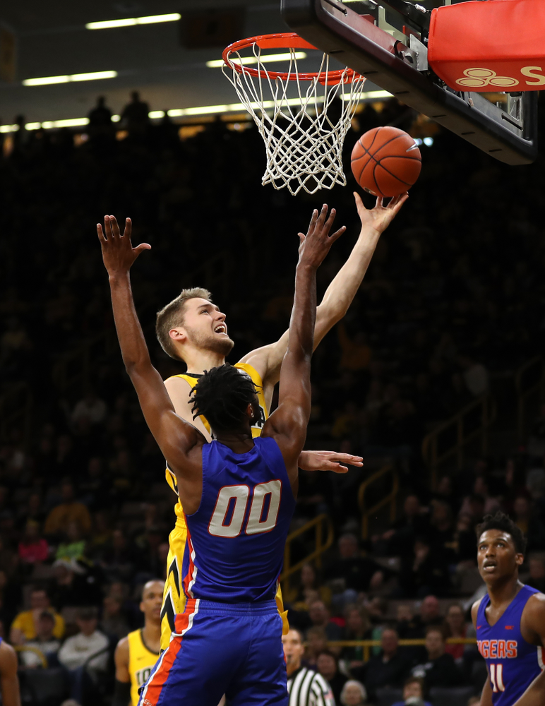Iowa Hawkeyes forward Riley Till (20) against the Savannah State Tigers Saturday, December 22, 2018 at Carver-Hawkeye Arena. (Brian Ray/hawkeyesports.com)