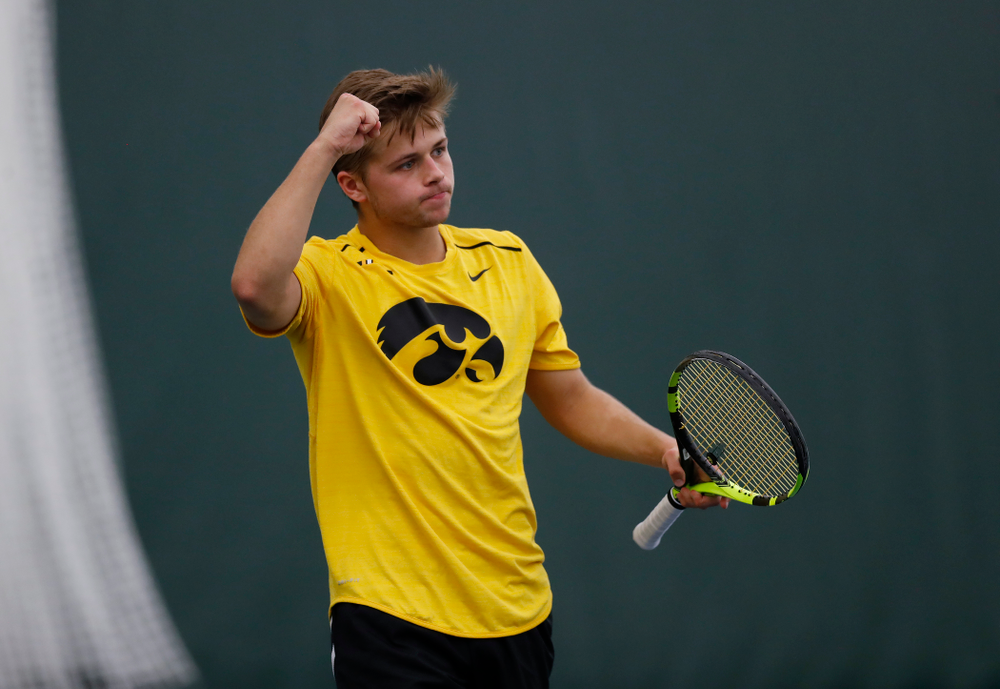 Will Davies against the Illinois Fighting Illini Saturday, March 31, 2018 at Hawkeye Tennis and Recreation Center. (Brian Ray/hawkeyesports.com)