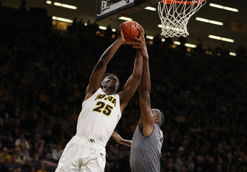 Iowa Hawkeyes forward Tyler Cook (25) against the Northwestern Wildcats Sunday, February 10, 2019 at Carver-Hawkeye Arena. (Brian Ray/hawkeyesports.com)