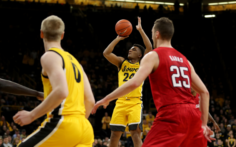 Iowa Hawkeyes guard Nicolas Hobbs (24) against the Nebraska Cornhuskers Saturday, February 8, 2020 at Carver-Hawkeye Arena. (Brian Ray/hawkeyesports.com)