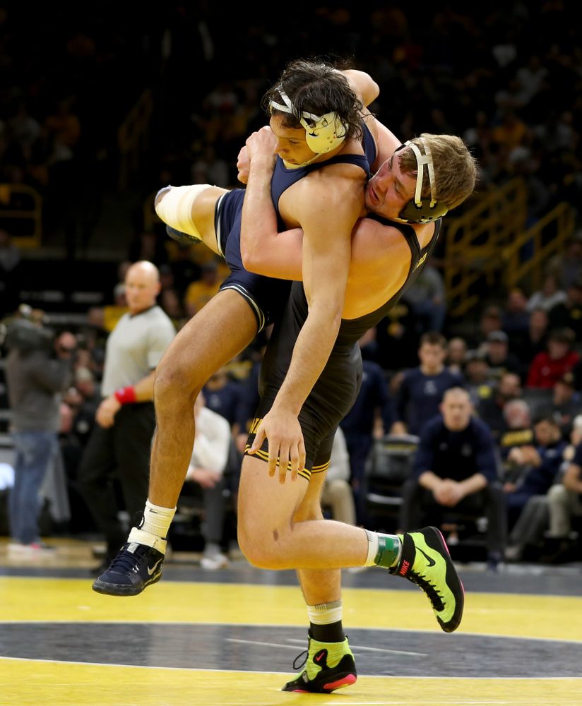 Iowa’s Jacob Warner wrestles Penn State’s Shakur Rasheed at 197 pounds Friday, January 31, 2020 at Carver-Hawkeye Arena. Warner won the match 4-2. (Brian Ray/hawkeyesports.com)