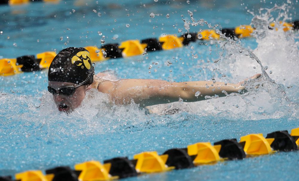 Iowa's Amy Lenderink competes in the 400-yard medley relay during a meet against Michigan and Denver at the Campus Recreation and Wellness Center on November 3, 2018. (Tork Mason/hawkeyesports.com)