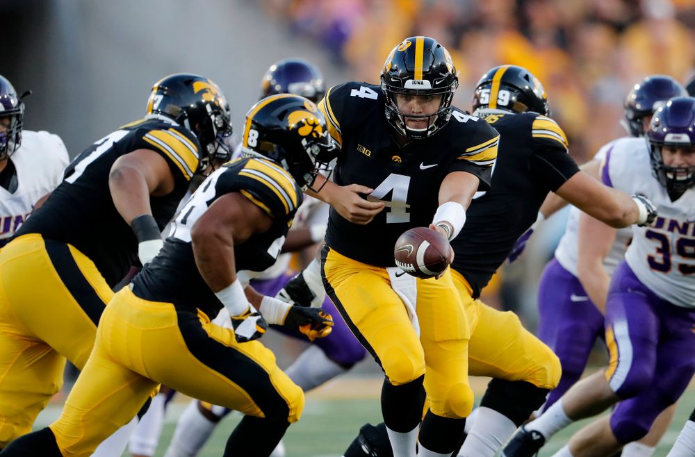 Iowa Hawkeyes quarterback Nate Stanley (4) against the Northern Iowa Panthers Saturday, September 15, 2018 at Kinnick Stadium. (Brian Ray/hawkeyesports.com)