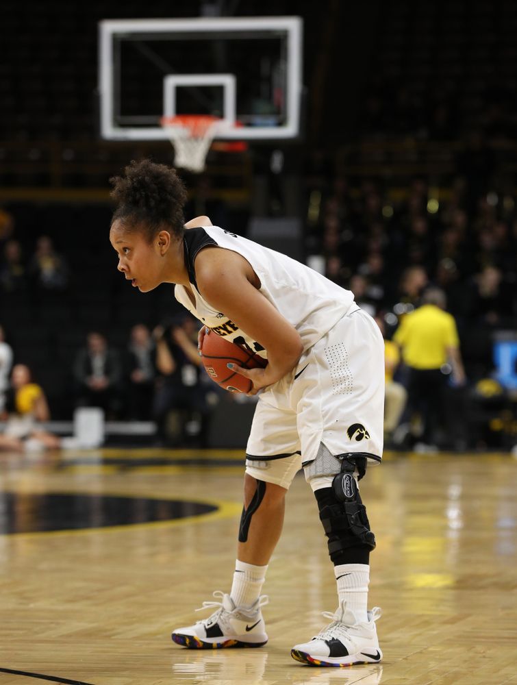 Iowa Hawkeyes guard Tania Davis (11) against the Michigan Wolverines Thursday, January 17, 2019 at Carver-Hawkeye Arena. (Brian Ray/hawkeyesports.com)
