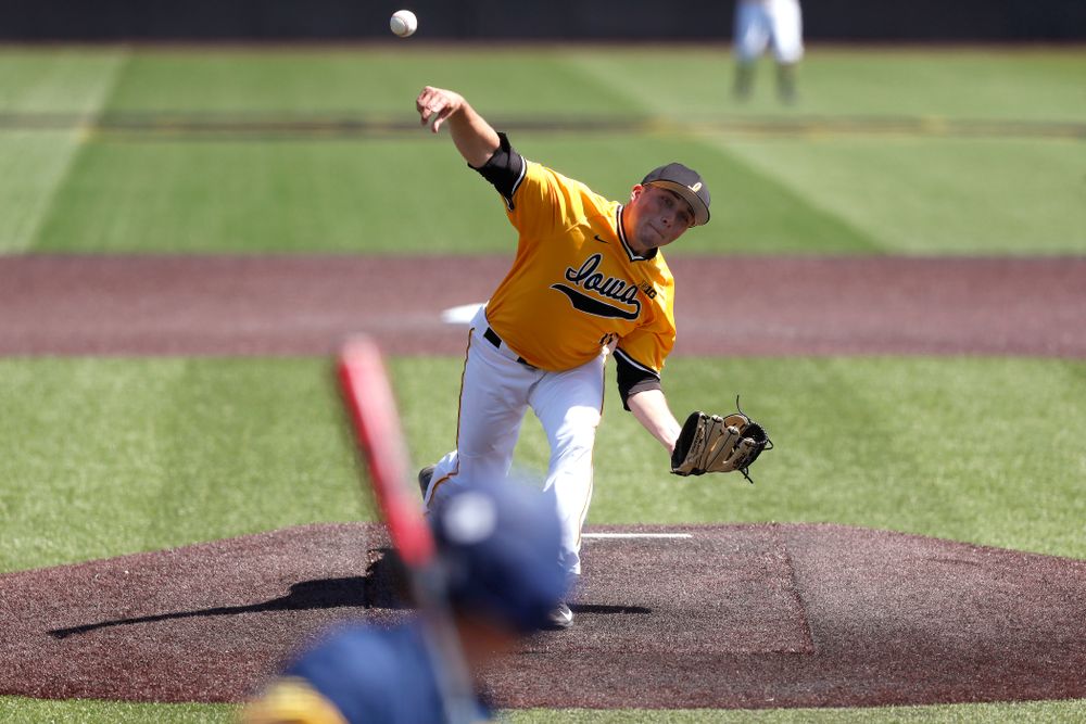 Iowa Hawkeyes pitcher Cole McDonald (11) against the Michigan Wolverines Sunday, April 29, 2018 at Duane Banks Field. (Brian Ray/hawkeyesports.com)