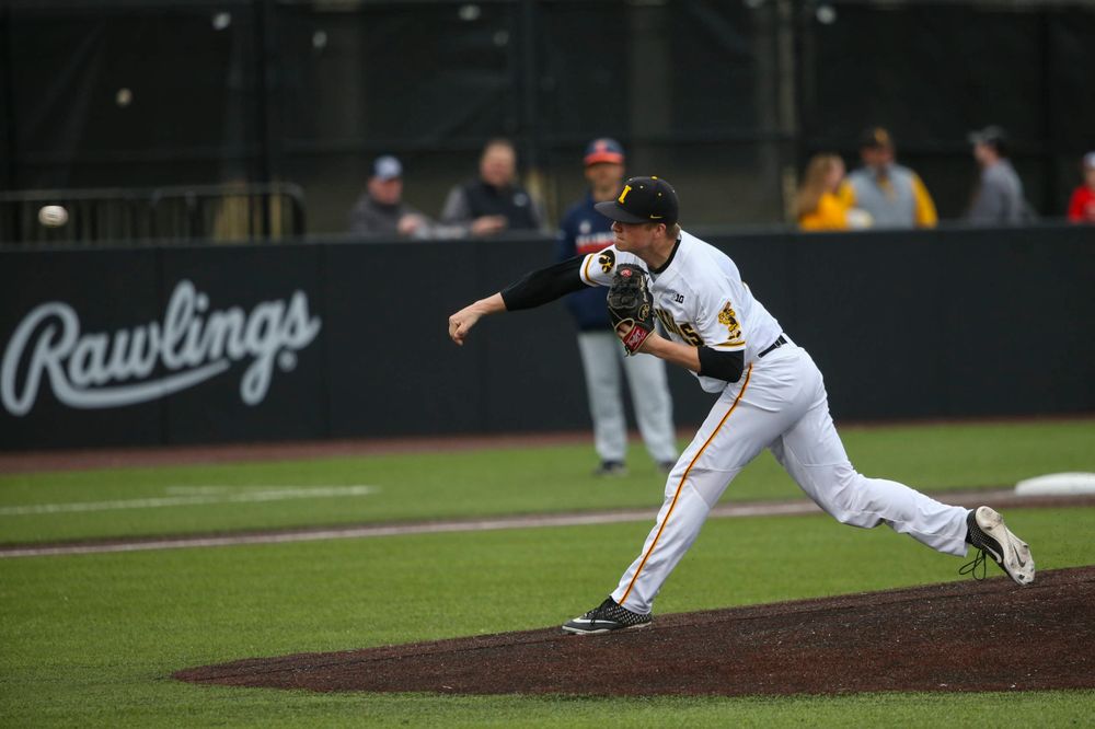 Iowa pitcher Trace Hoffman at game 1 vs Illinois on Friday, March 29, 2019 at Duane Banks Field. (Lily Smith/hawkeyesports.com)