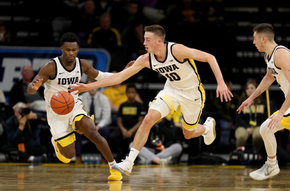 Iowa Hawkeyes guard Joe Wieskamp (10) against the Minnesota Golden Gophers Monday, December 9, 2019 at Carver-Hawkeye Arena. (Brian Ray/hawkeyesports.com)