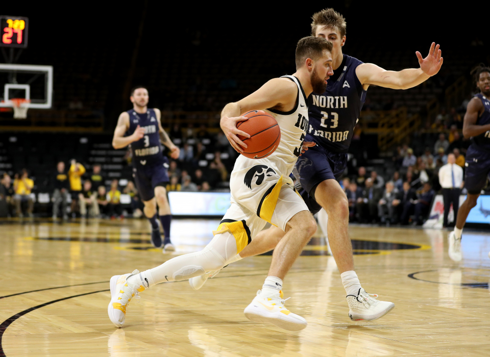 Iowa Hawkeyes guard Jordan Bohannon (3) against North Florida Thursday, November 21, 2019 at Carver-Hawkeye Arena. (Brian Ray/hawkeyesports.com)