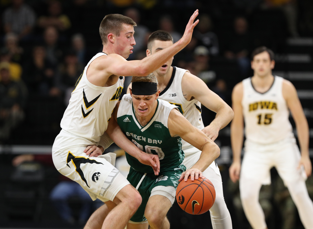 Iowa Hawkeyes guard Joe Wieskamp (10) against UW Green Bay Sunday, November 11, 2018 at Carver-Hawkeye Arena. (Brian Ray/hawkeyesports.com)