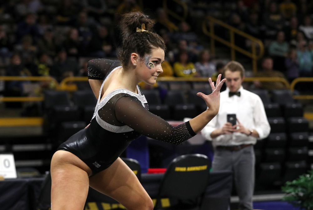 Iowa's Erin Castle competes on the floor against the Rutgers Scarlet Knights Saturday, January 26, 2019 at Carver-Hawkeye Arena. (Brian Ray/hawkeyesports.com)