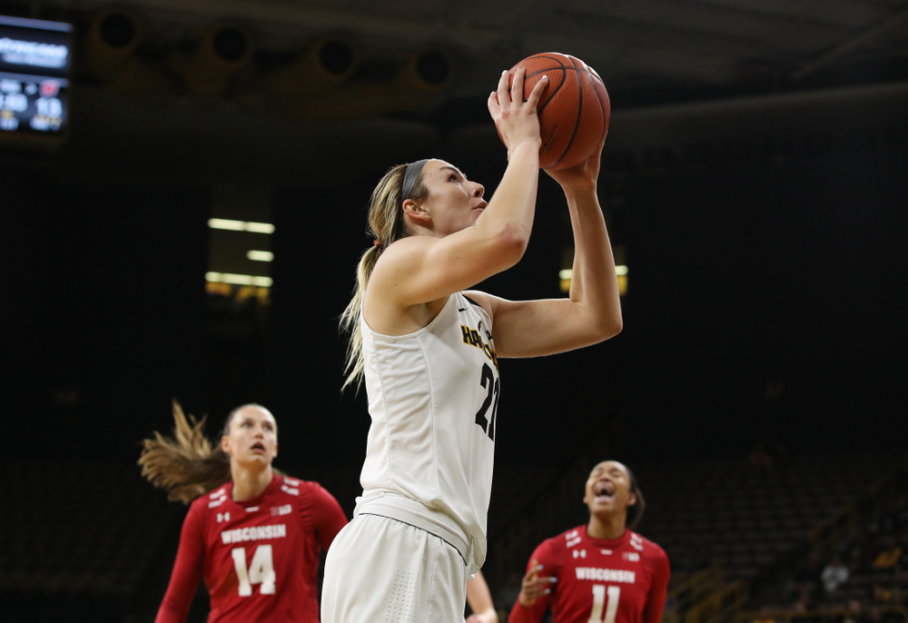 Iowa Hawkeyes forward Hannah Stewart (21) against the Wisconsin Badgers Monday, January 7, 2019 at Carver-Hawkeye Arena. (Brian Ray/hawkeyesports.com)
