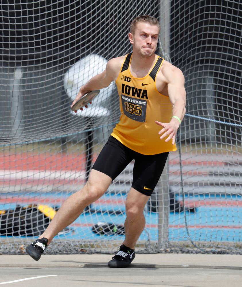 Iowa's William Dougherty competes in the discus during the 2018 MUSCO Twilight Invitational Thursday, April 12, 2018 at the Cretzmeyer Track. (Brian Ray/hawkeyesports.com)