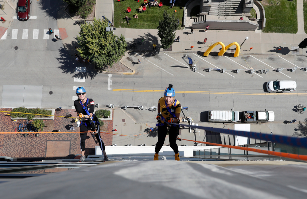 Iowa Women's Basketball head coach Lisa Bluder goes Over The Edge to benefit Ronald McDonald House Charities of Eastern Iowa and Western Illinois Friday, September 14, 2018 in downtown Iowa City.(Brian Ray/hawkeyesports.com)