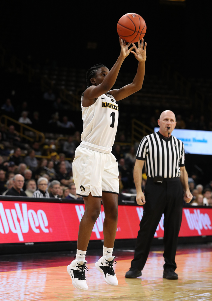 Iowa Hawkeyes guard Tomi Taiwo (1) against Dakota Wesleyan University Tuesday, November 6, 2018 at Carver-Hawkeye Arena. (Brian Ray/hawkeyesports.com)