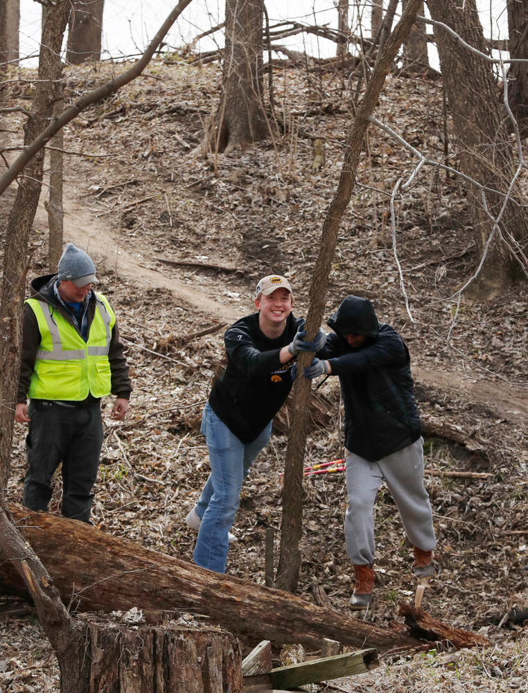 Hawkeye Football players volunteer during the Iowa Athletics Department's annual Day of Caring Sunday, April 22, 2018. (Brian Ray/hawkeyesports.com)