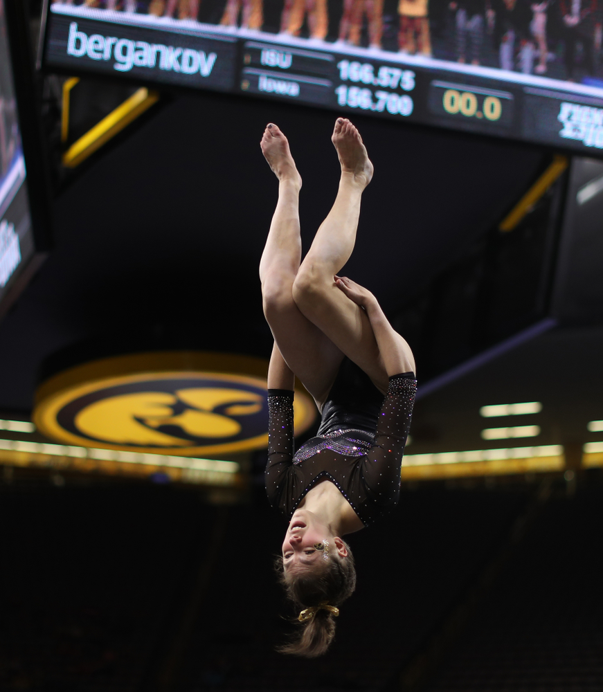 The Iowa Hawkeyes against the Iowa State Cyclones Friday, March 1, 2019 at Carver-Hawkeye Arena. (Brian Ray/hawkeyesports.com)