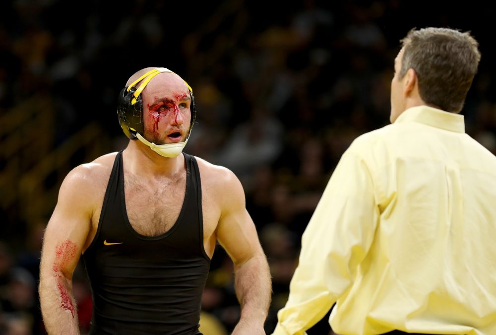 Iowa’s Alex Marinelli wrestles Penn State’s Vincenzo Joseph at 165 pounds Friday, January 31, 2020 at Carver-Hawkeye Arena. (Brian Ray/hawkeyesports.com)