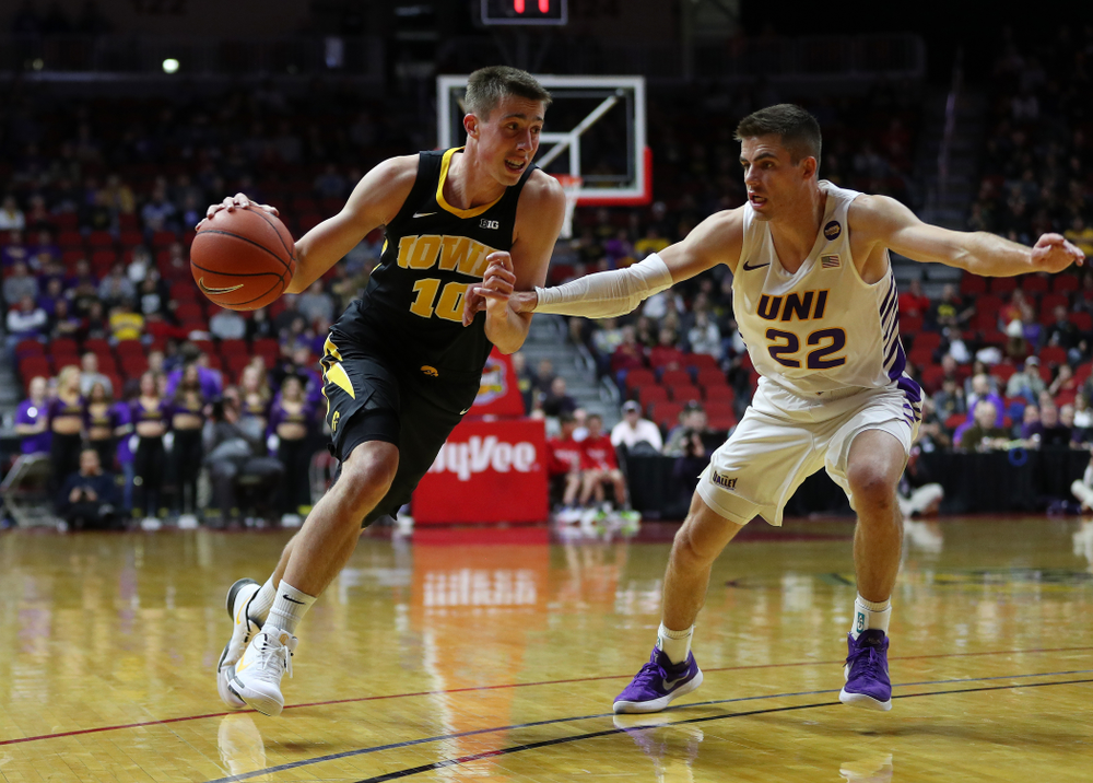 Iowa Hawkeyes guard Joe Wieskamp (10) against the Northern Iowa Panthers in the Hy-Vee Classic Saturday, December 15, 2018 at Wells Fargo Arena in Des Moines. (Brian Ray/hawkeyesports.com)