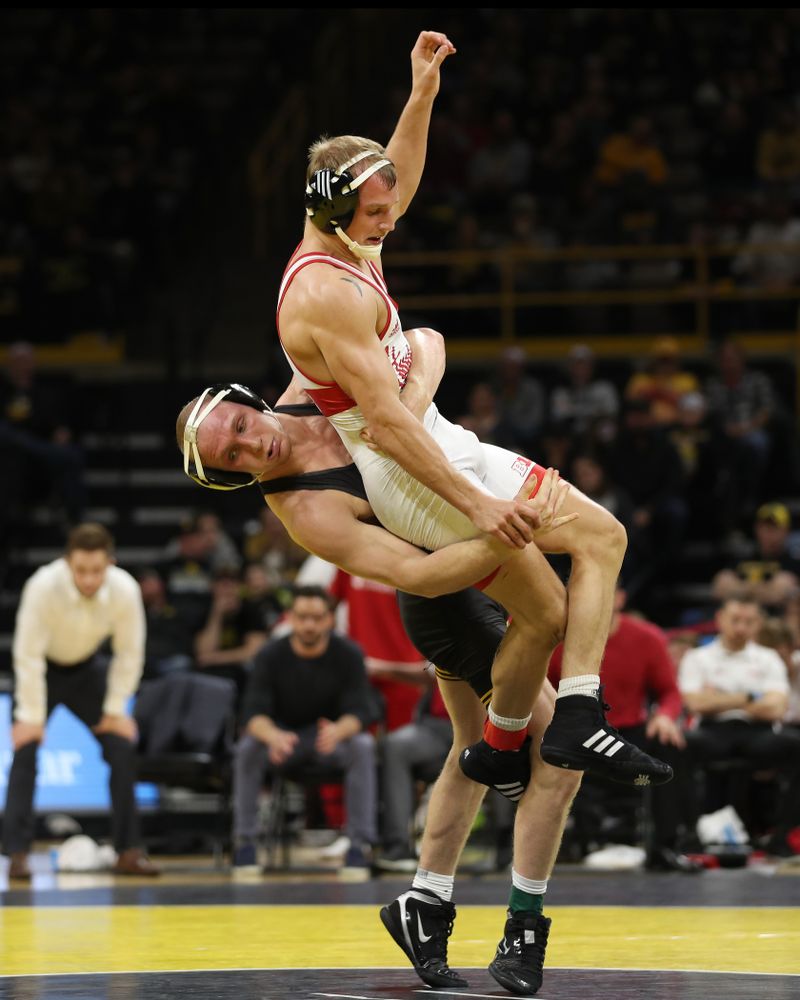 Iowa’s Kaleb Young wrestles Nebraska’s Peyton Rob at 157 pounds Saturday, January 18, 2020 at Carver-Hawkeye Arena. Young won the match 6-4. (Brian Ray/hawkeyesports.com)