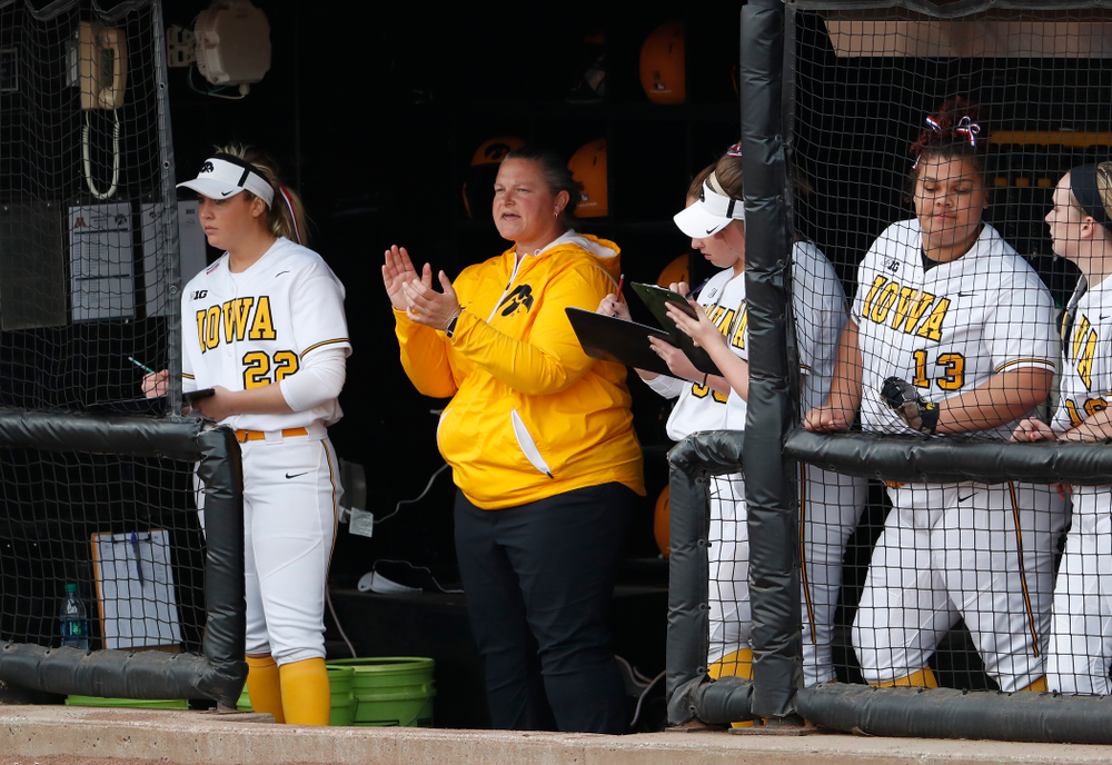 Iowa Hawkeyes head coach Marla Looper against the Minnesota Golden Gophers Thursday, April 12, 2018 at Bob Pearl Field. (Brian Ray/hawkeyesports.com)