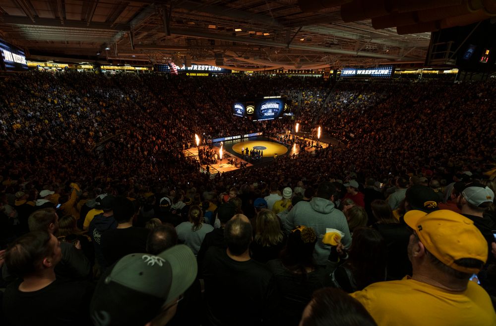 Iowa’s Jacob Warner wrestles Penn State’s Shakur Rasheed at 197 pounds Friday, January 31, 2020 at Carver-Hawkeye Arena. Warner won the match 4-2. (Brian Ray/hawkeyesports.com)