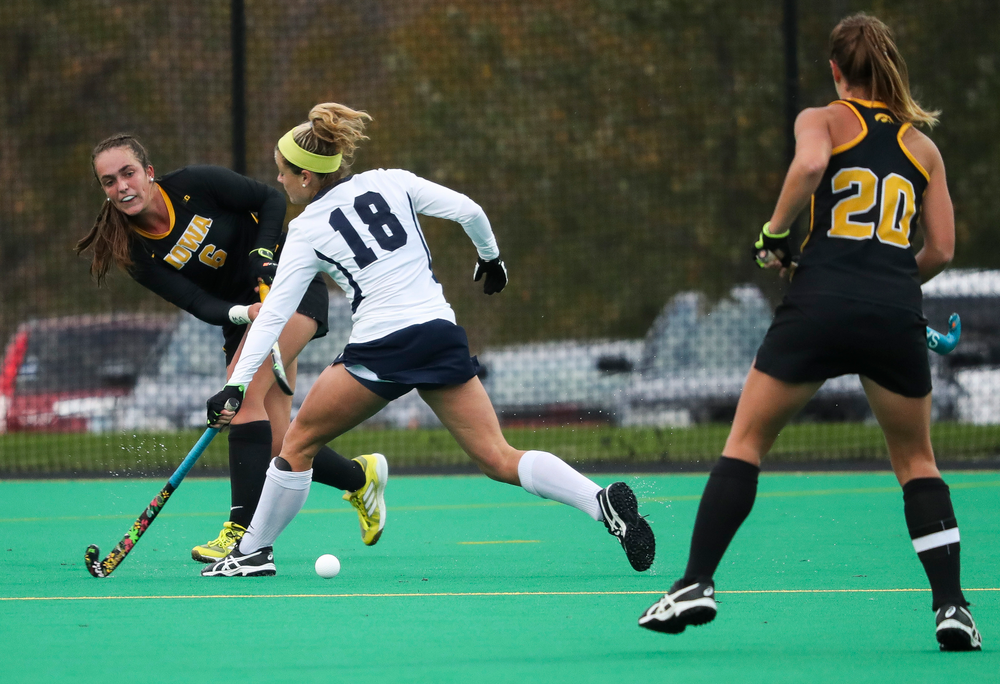 Iowa Hawkeyes defender Anthe Nijziel (6) passes the ball during a game against No. 6 Penn State at Grant Field on October 12, 2018. (Tork Mason/hawkeyesports.com)