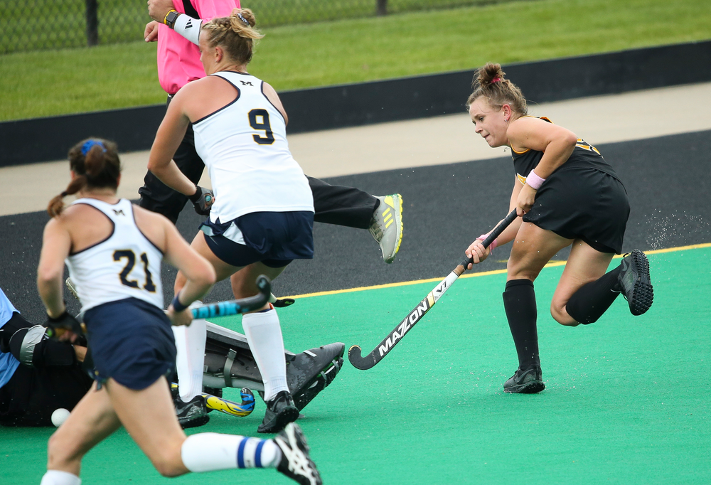 Iowa Hawkeyes forward Madeleine Murphy (26) puts a shot on goal during a game against Michigan at Grant Field on October 5, 2018. (Tork Mason/hawkeyesports.com)