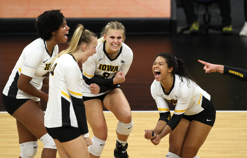 Iowa Hawkeyes right side hitter Reghan Coyle (8) against the Northwestern Wildcats Wednesday, October 24, 2018 at Carver-Hawkeye Arena. (Brian Ray/hawkeyesports.com)