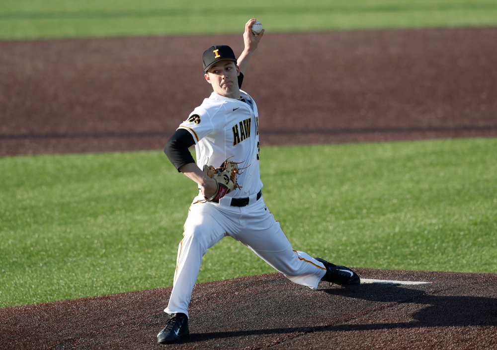 Iowa Hawkeyes pitcher Cam Baumann (35) against Northern Illinois Tuesday, April 17, 2018 at Duane Banks Field. (Brian Ray/hawkeyesports.com)