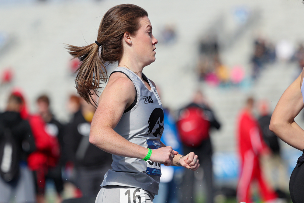 Iowa's Lindsay Welker runs the women's 800 meter event during the first day of the Drake Relays at Drake Stadium in Des Moines on Thursday, Apr. 25, 2019. (Stephen Mally/hawkeyesports.com)