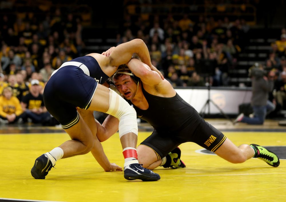 Iowa’s Jacob Warner wrestles Penn State’s Shakur Rasheed at 197 pounds Friday, January 31, 2020 at Carver-Hawkeye Arena. Warner won the match 4-2. (Brian Ray/hawkeyesports.com)