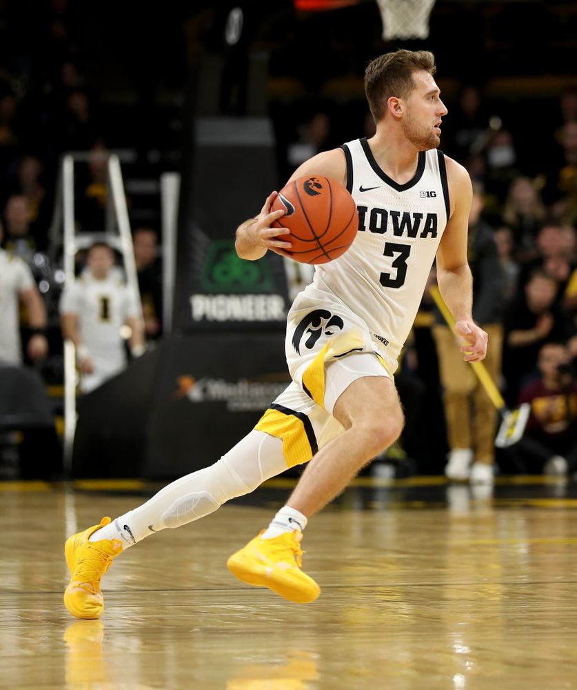 Iowa Hawkeyes guard Jordan Bohannon (3) against the Minnesota Golden Gophers Monday, December 9, 2019 at Carver-Hawkeye Arena. (Brian Ray/hawkeyesports.com)